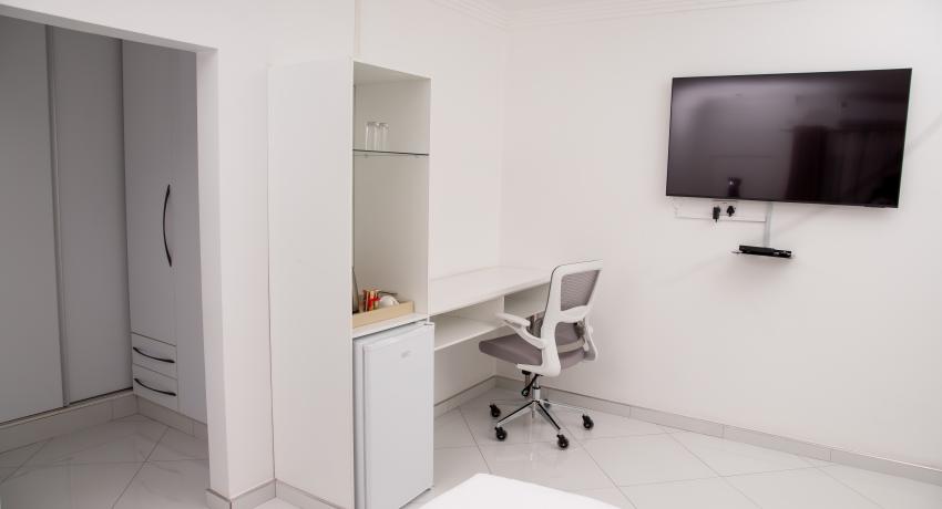 Room 6: Executive Twin Beds